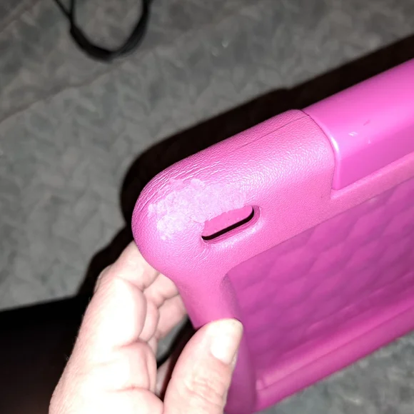 Amazon Kids Tablet with Pink Case - Picture 4 of 7